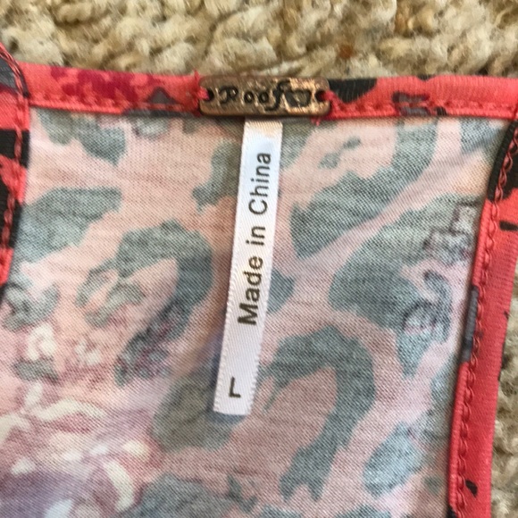 Beautiful tank top! New without tags!! 🖤 - Picture 4 of 5